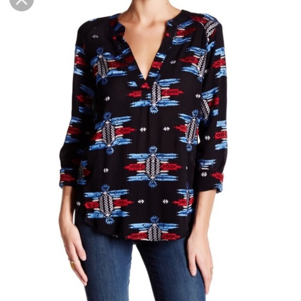 Honey Punch Embroidered Split Neck Tunic Blouse Size M